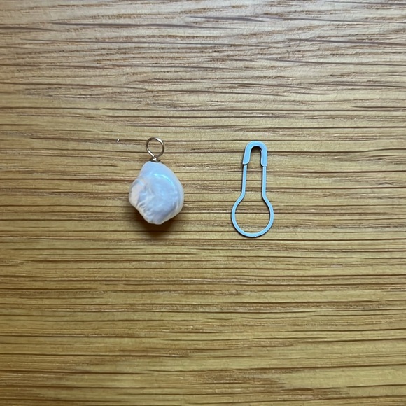 Baroque Pearl Pendant - Picture 3 of 3